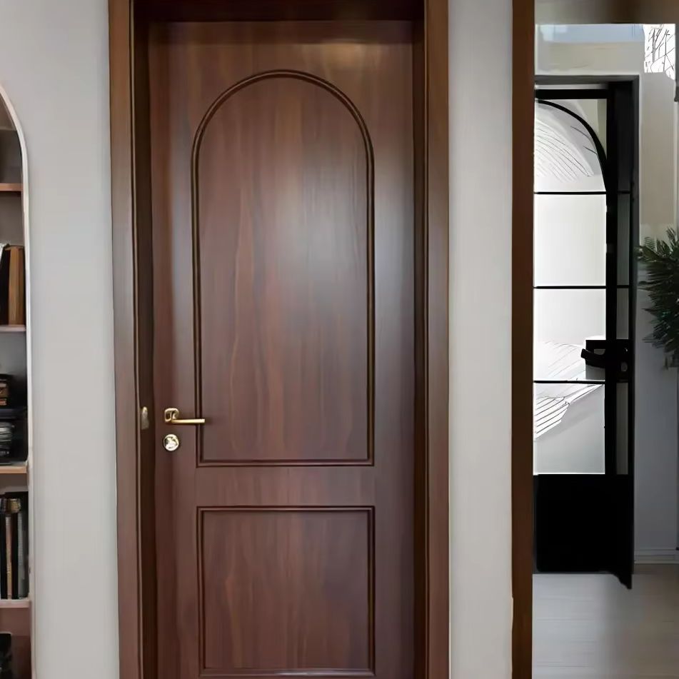 باب خشبي مخصص عالي الجودة للسي - مراجعة Home Cinema Interiors وسعره